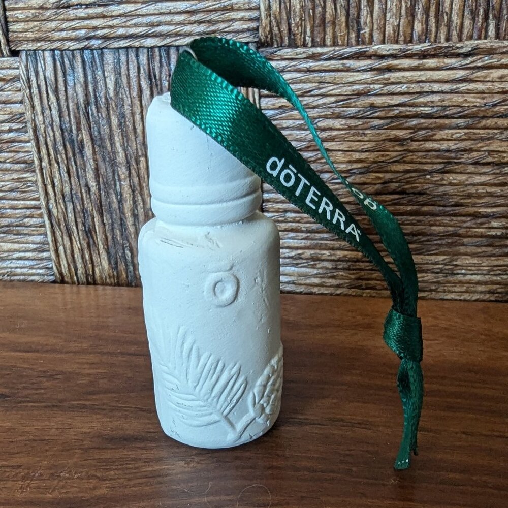💜NWOT Rare dōTERRA Collectible Ornament🎄